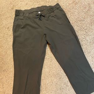 LuluLemon On the Fly Crop